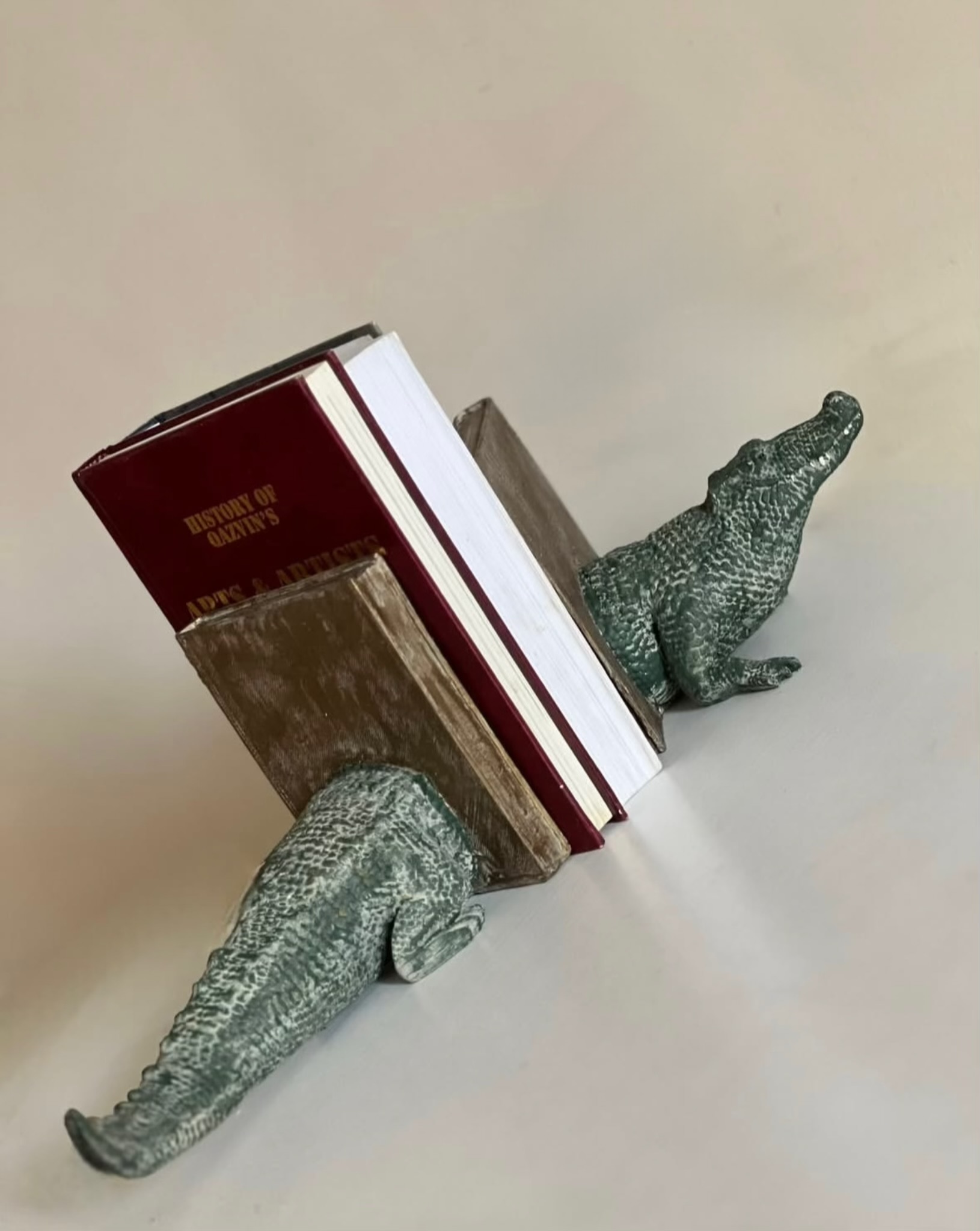 هولدر کتاب کدکالا  ۱۹۲۰